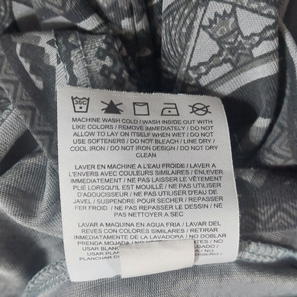 Black and Grey Patterned Nike Dri-Fit Shirt Size Medium With Pocket. - Picture 5 of 6